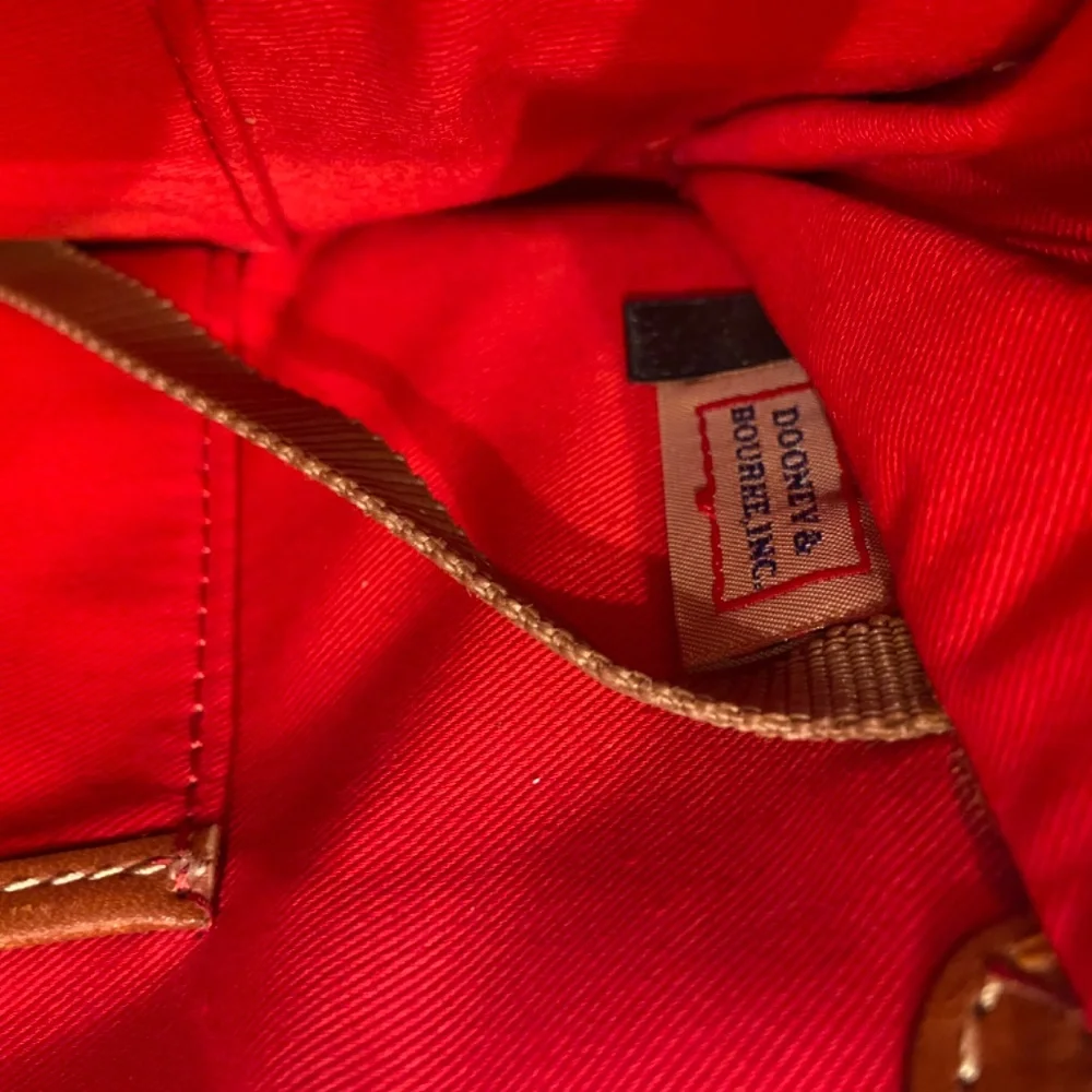 Dooney & Bourke Pebble Grain Domed Zip Satchel Bag navy  Tan Leather  mint condi - Picture 9 of 11